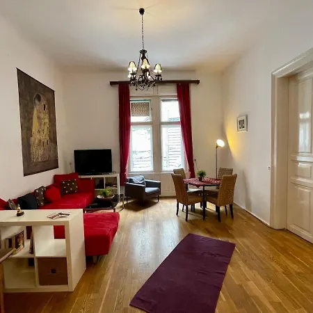 I68 Spacious 2br Budapest