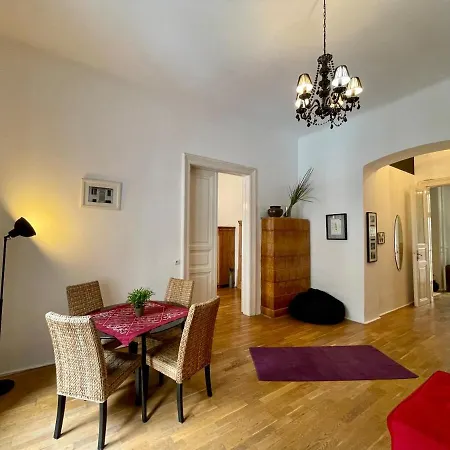 I68 Spacious 2br *