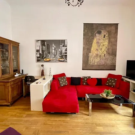 I68 Spacious 2br Budapest