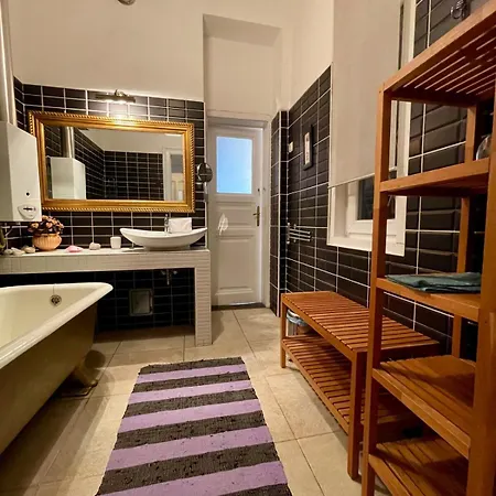 I68 Spacious 2br