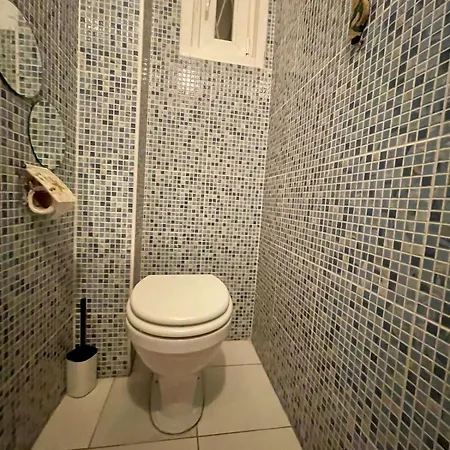 I68 Spacious 2br Budapest